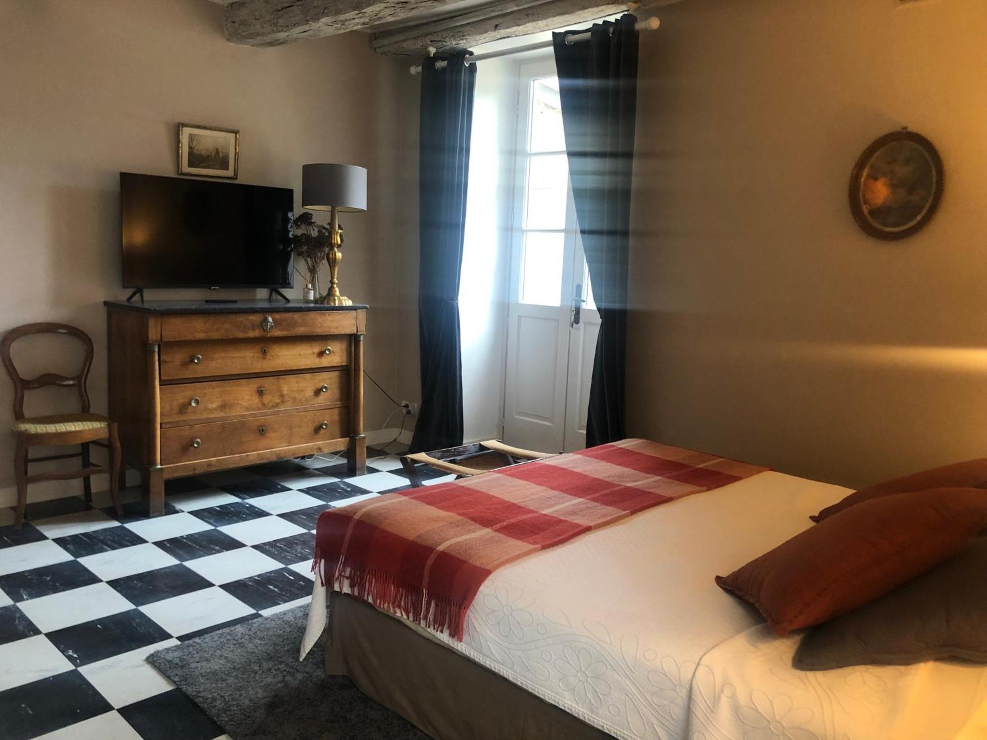 La Maison Des Gardes - Chambres D'Hotes Cluny Ngoại thất bức ảnh