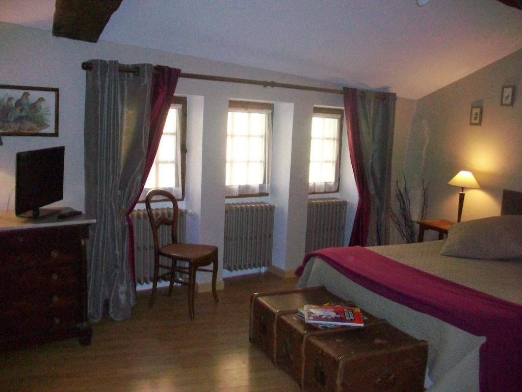 La Maison Des Gardes - Chambres D'Hotes Cluny Phòng bức ảnh