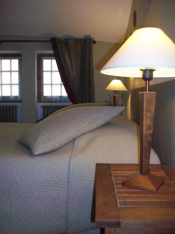 La Maison Des Gardes - Chambres D'Hotes Cluny Phòng bức ảnh